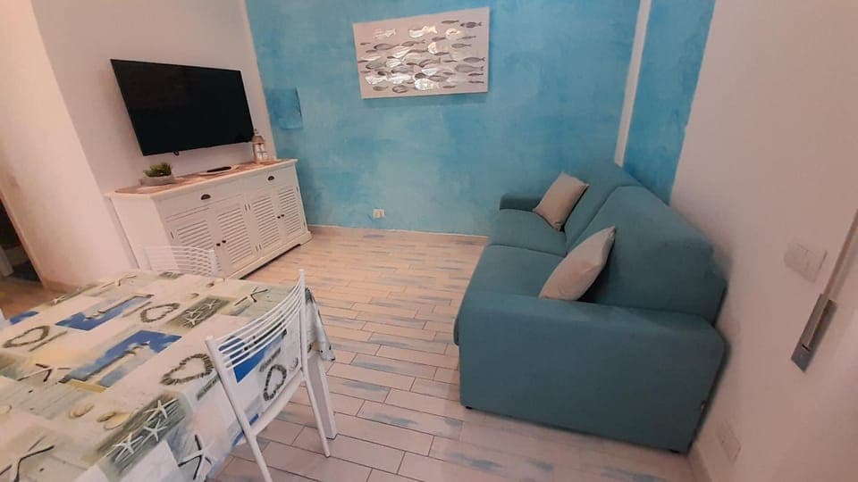 TV and multimedia, Living room, Seating area, Evening entertainment