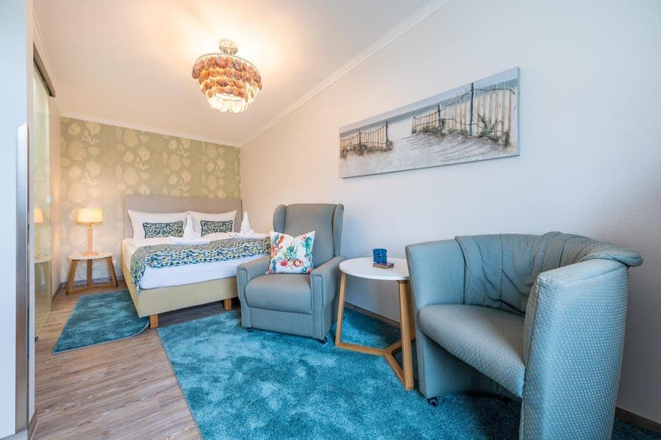 Bed, Living room, Photo of the whole room, Bedroom