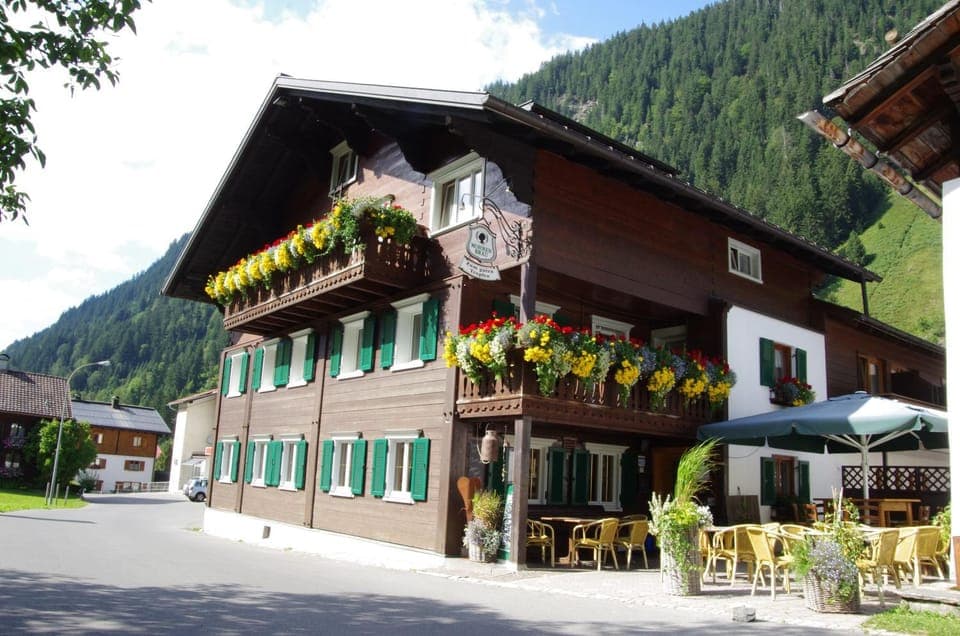 Property building, Facade/entrance, Summer