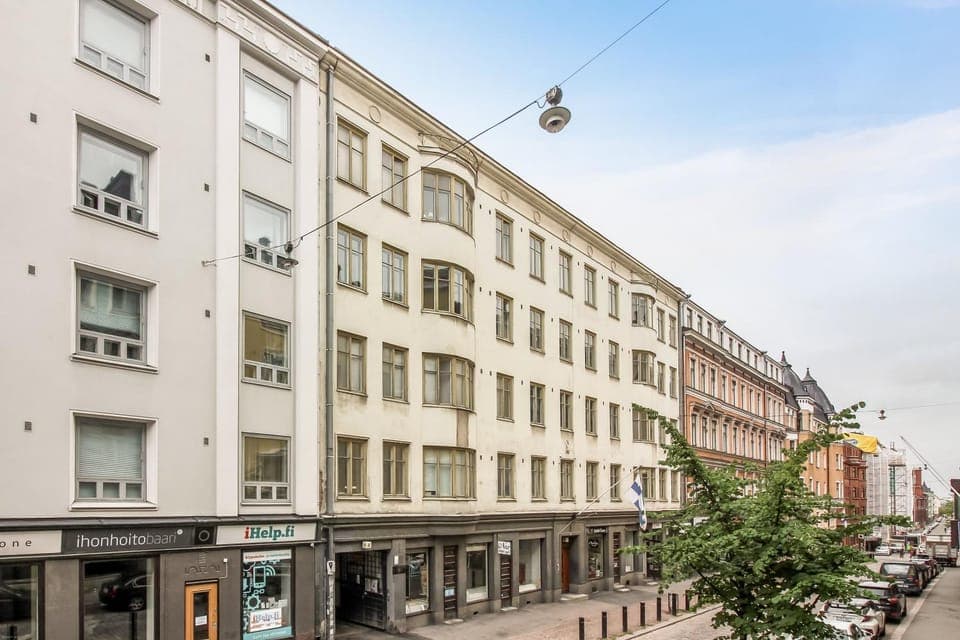 Property building, Facade/entrance, Day, Neighbourhood, Street view, Location