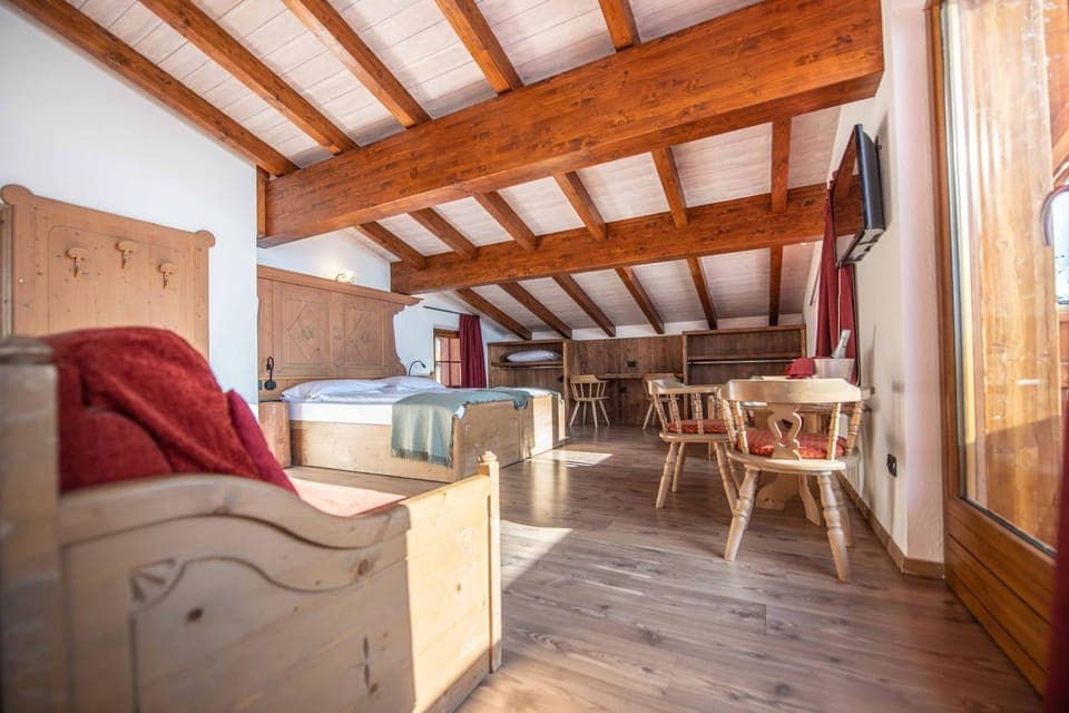 Living room, Photo of the whole room, Bedroom
