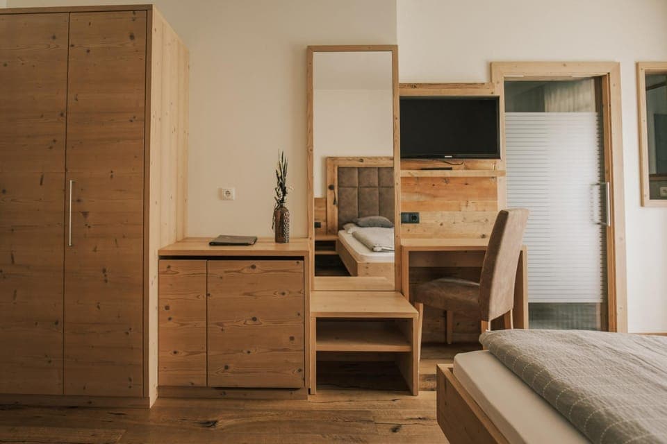 Bed, Photo of the whole room, Bedroom, wardrobe