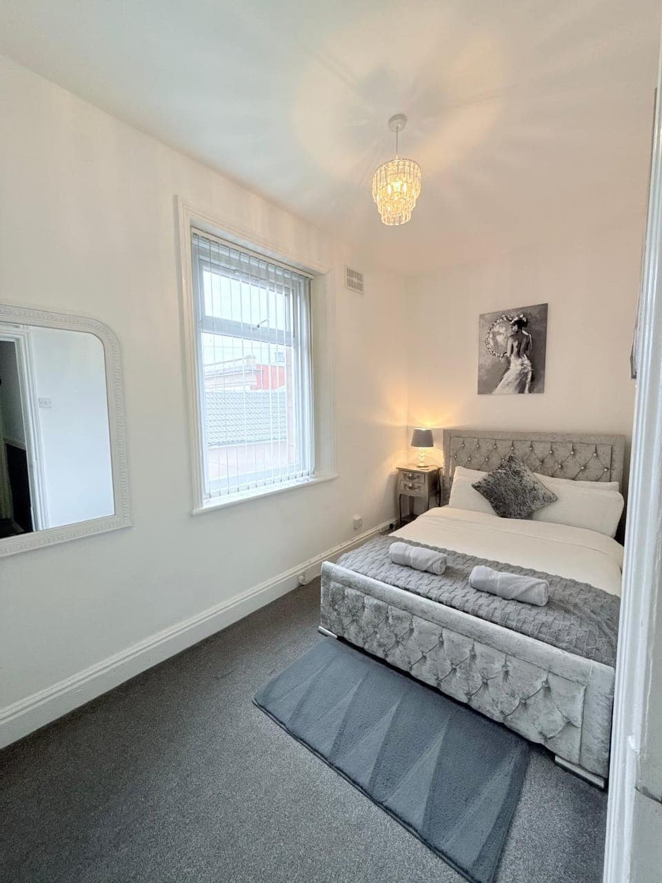 Bed, Photo of the whole room, Bedroom