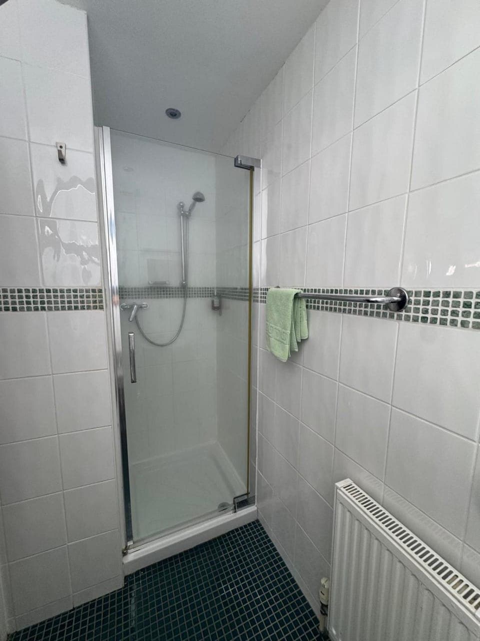 Shower, Bathroom, towels