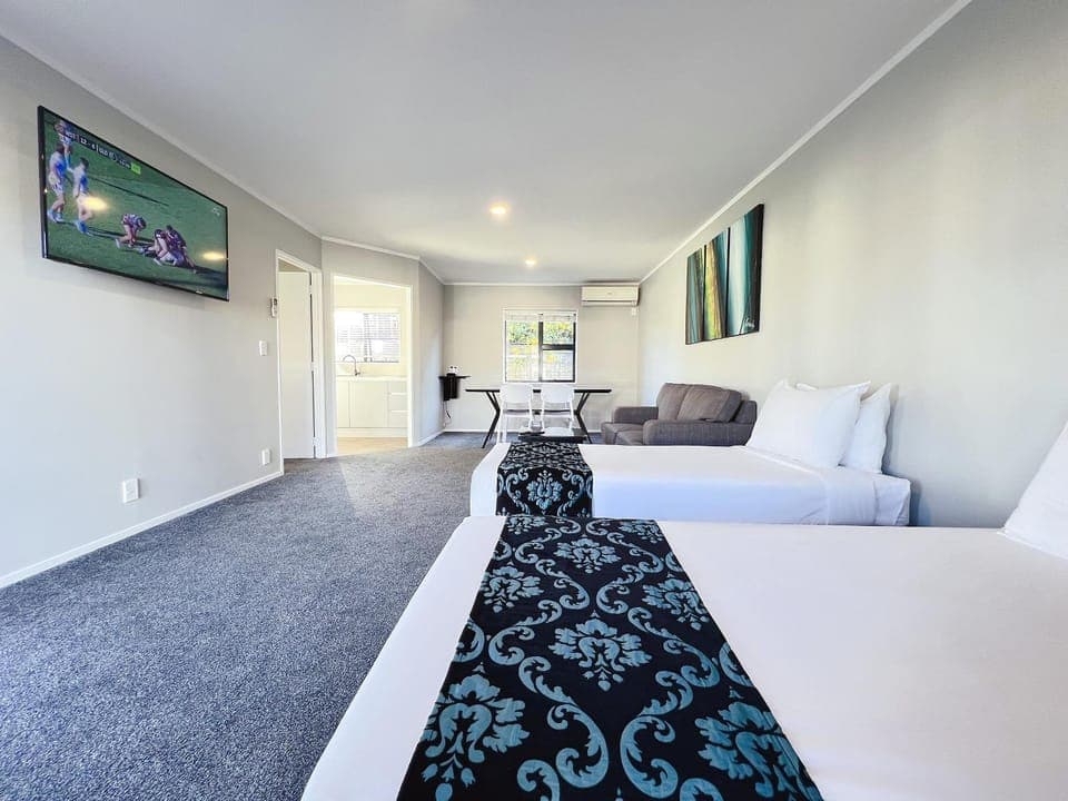 Living room, Photo of the whole room