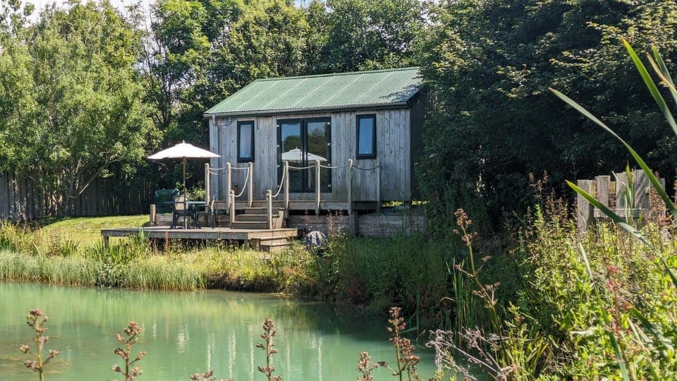 Property building, Day, Garden, Garden view