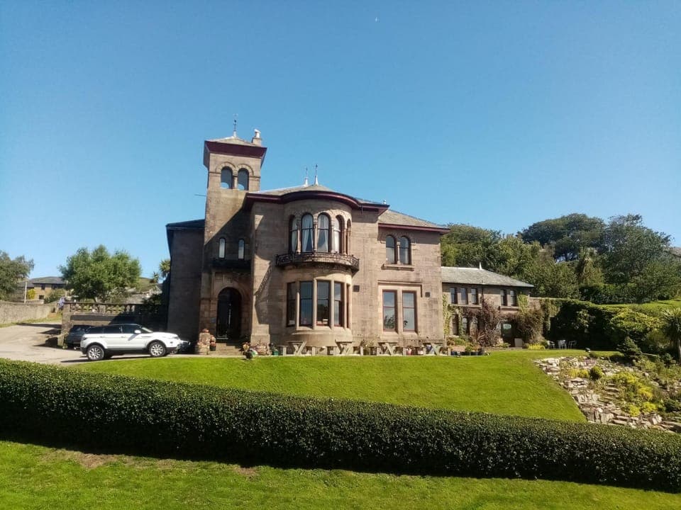 Facade/entrance, Garden