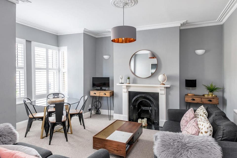 Living room, Seating area, Dining area