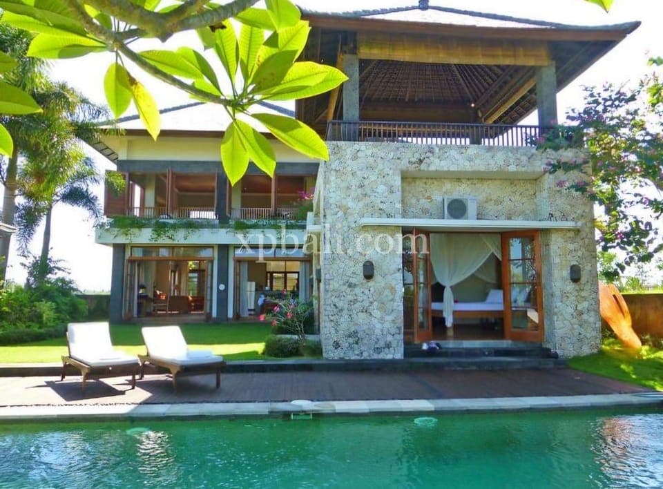 Garden view, Pool view, Swimming pool, sunbed