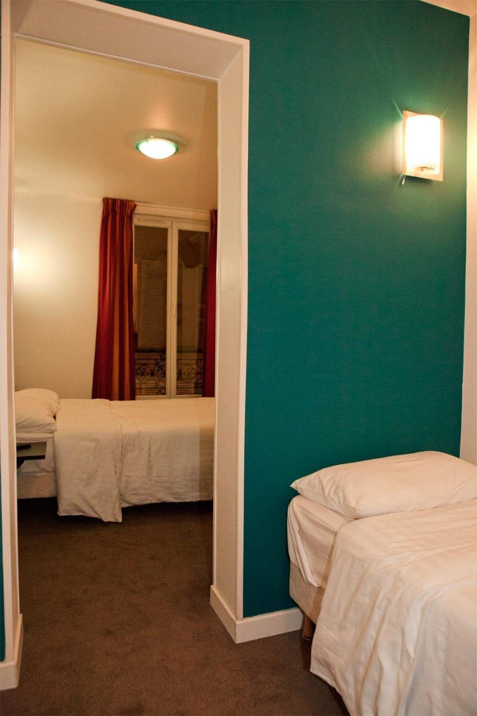 Bed, Photo of the whole room