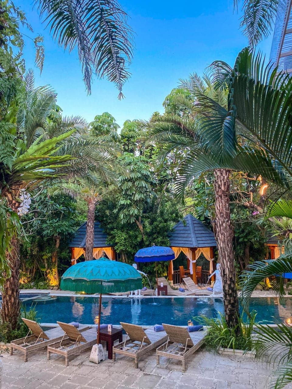 Property building, Restaurant/places to eat, Swimming pool