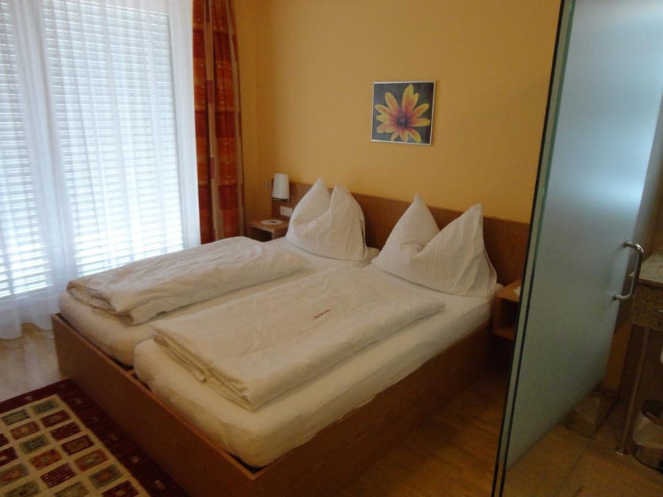 Bed, TV and multimedia, Balcony/Terrace, Seating area, Bedroom