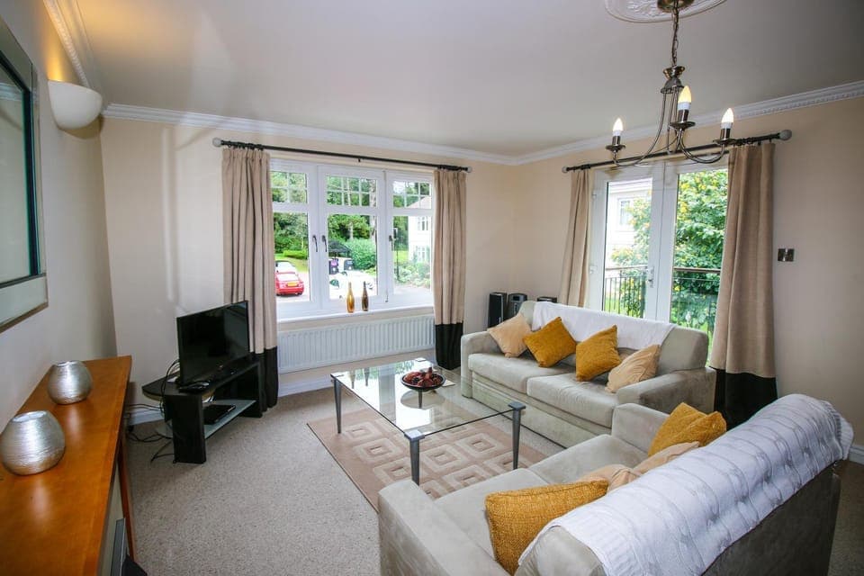 TV and multimedia, Living room, Seating area