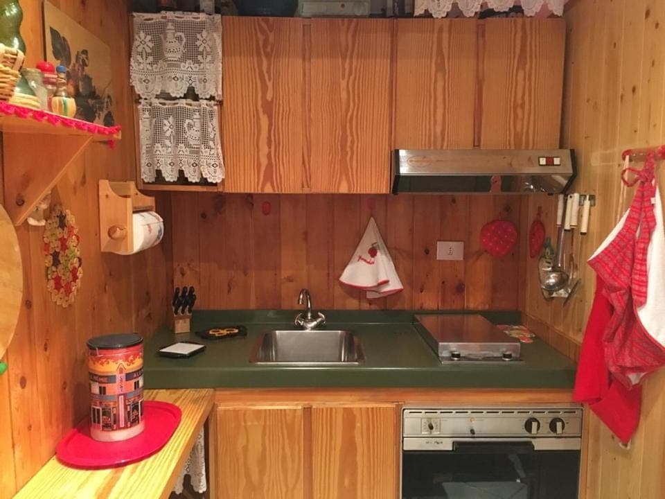 Kitchen or kitchenette