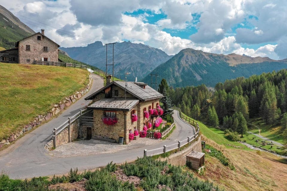Property building, Summer, Mountain view
