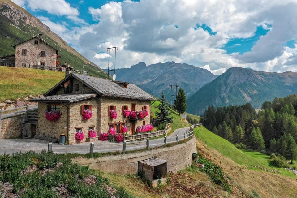 Property building, Summer, Mountain view