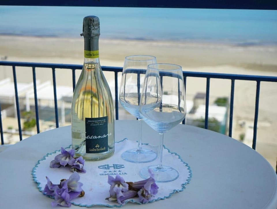 View (from property/room), Balcony/Terrace, Drinks, Alcoholic drinks