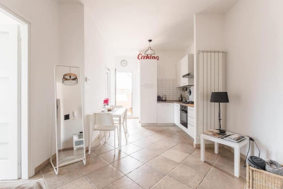 Kitchen or kitchenette, Living room, Dining area