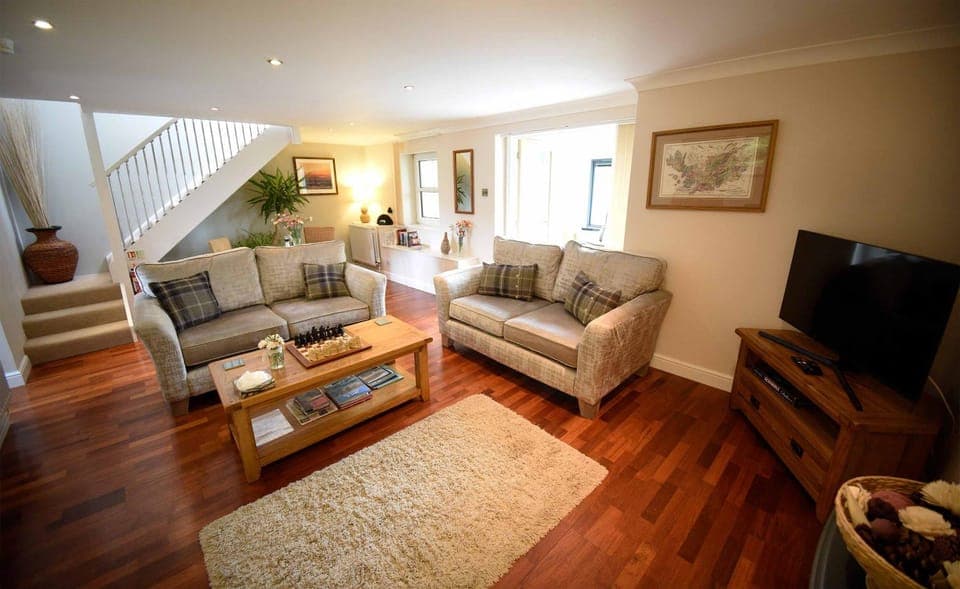 TV and multimedia, Seating area