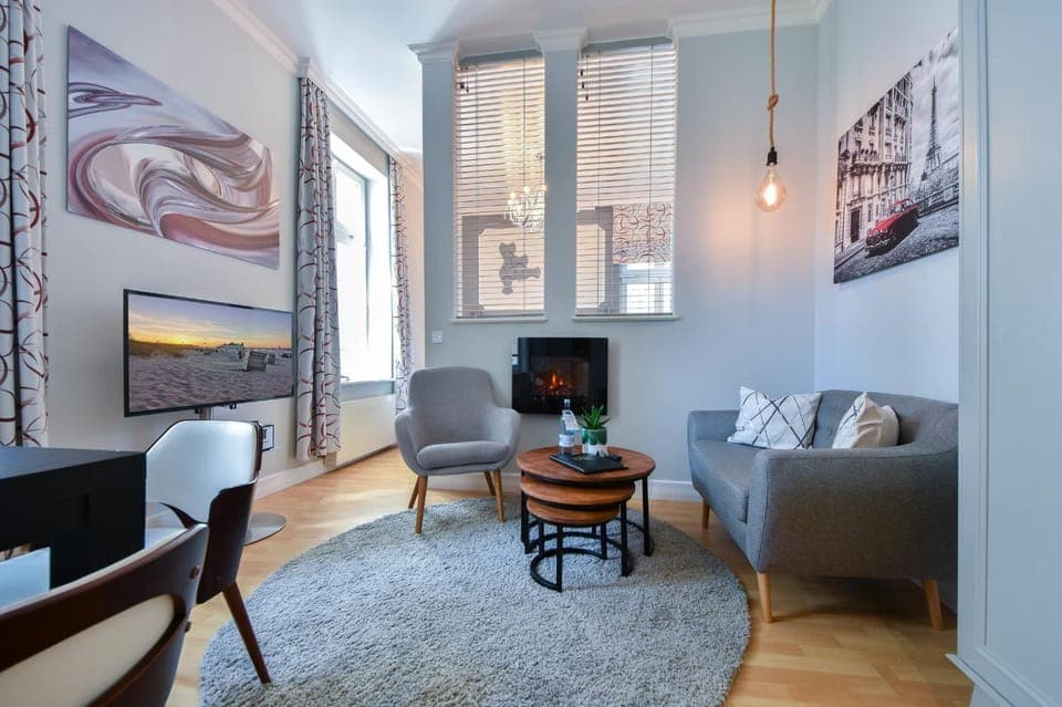 Living room, Seating area, Dining area, flat iron