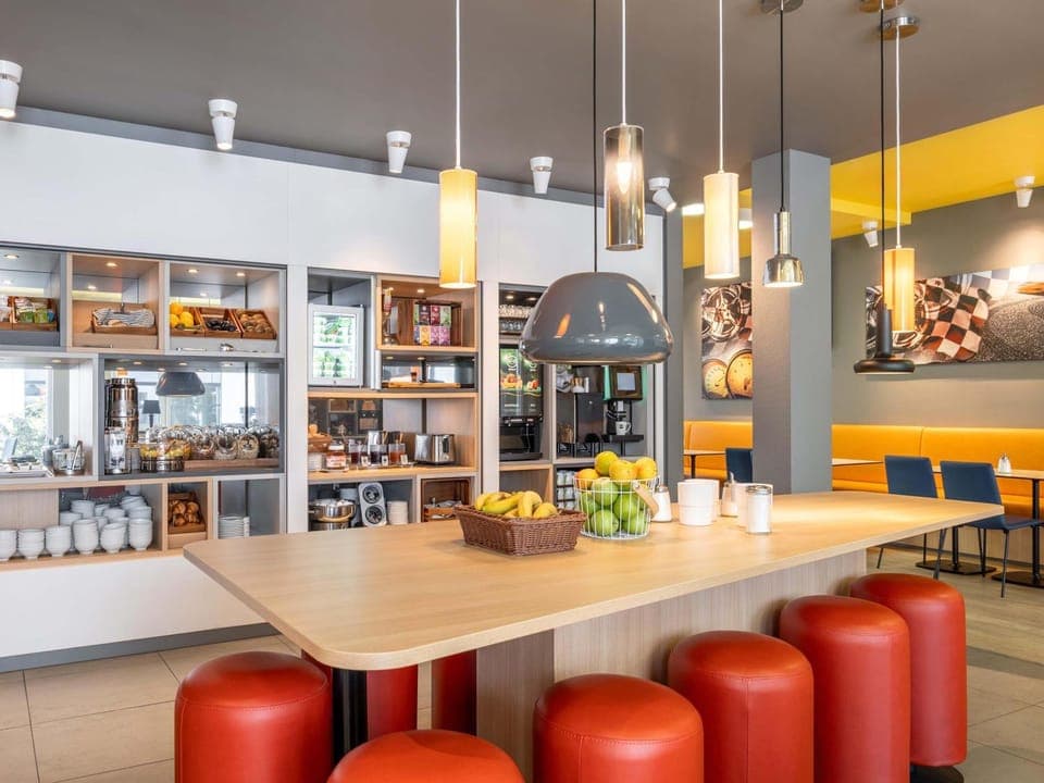 Lounge or bar, Breakfast