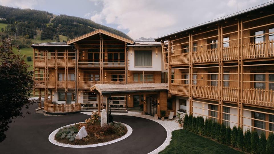 Property building, Day, Natural landscape, View (from property/room)