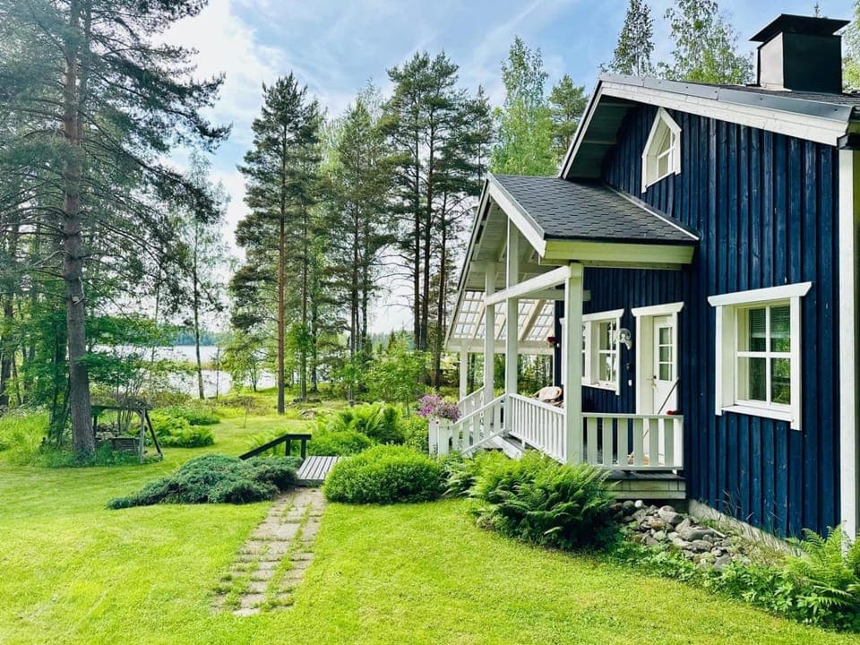 Property building, Spring, Day, Natural landscape, Garden, Garden view