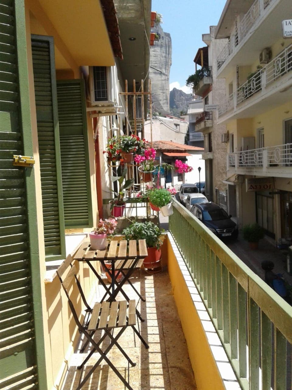 Neighbourhood, Balcony/Terrace, Street view