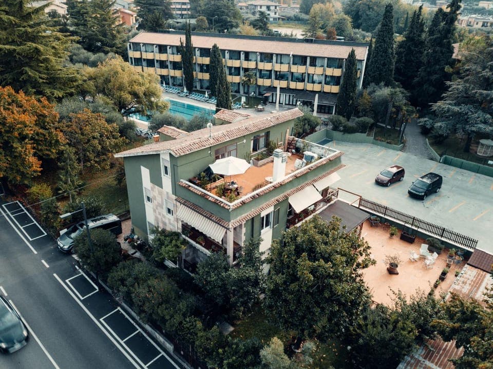 Property building, Day, Neighbourhood, Bird's eye view, View (from property/room), Balcony/Terrace, Street view