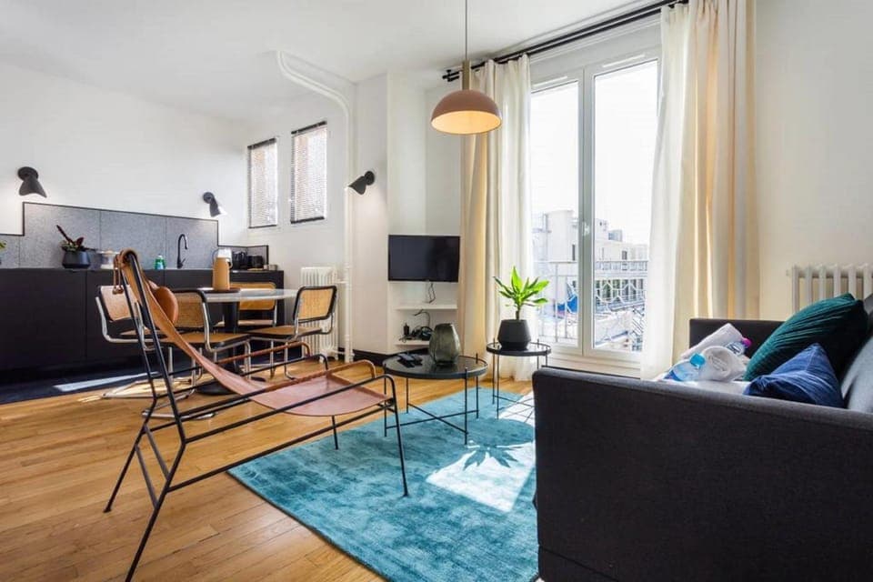 Kitchen or kitchenette, Living room, Dining area