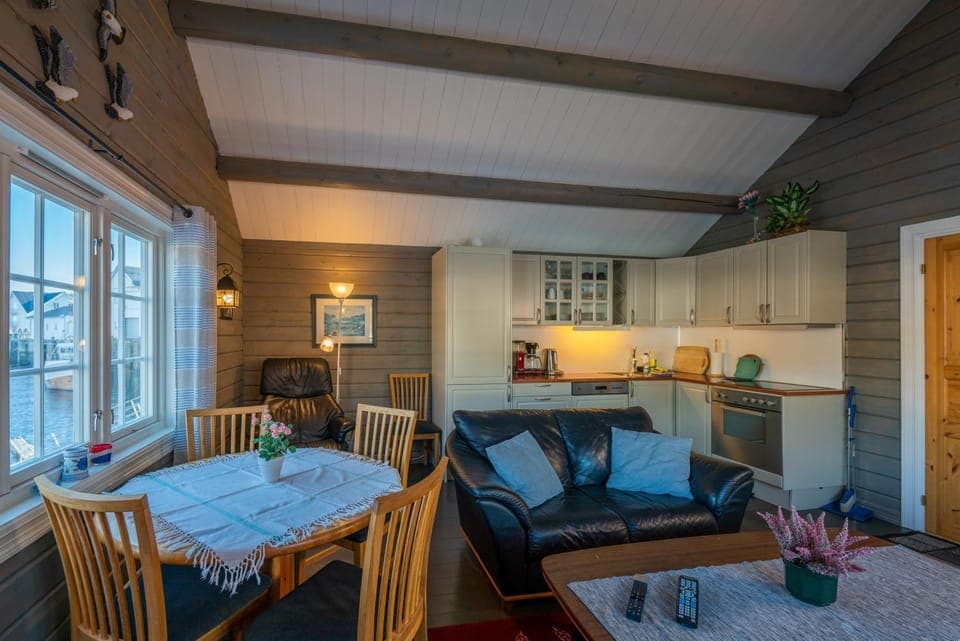 Fishing, Fishing, Living room, Seating area, dishwasher