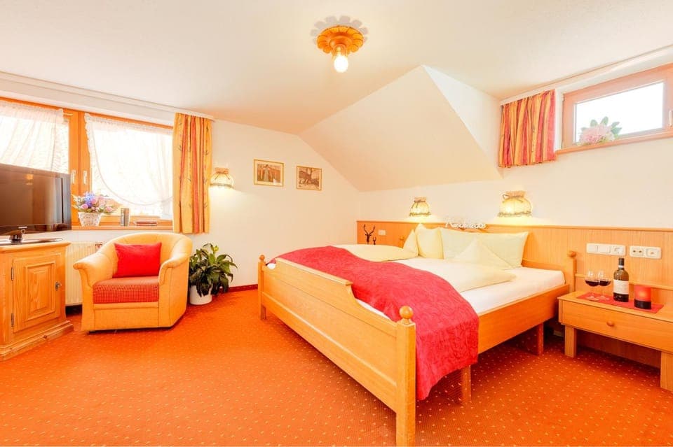 Day, Photo of the whole room