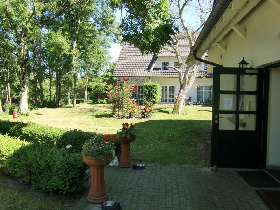 Facade/entrance, Garden