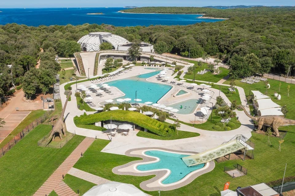 Natural landscape, Bird's eye view, Swimming pool