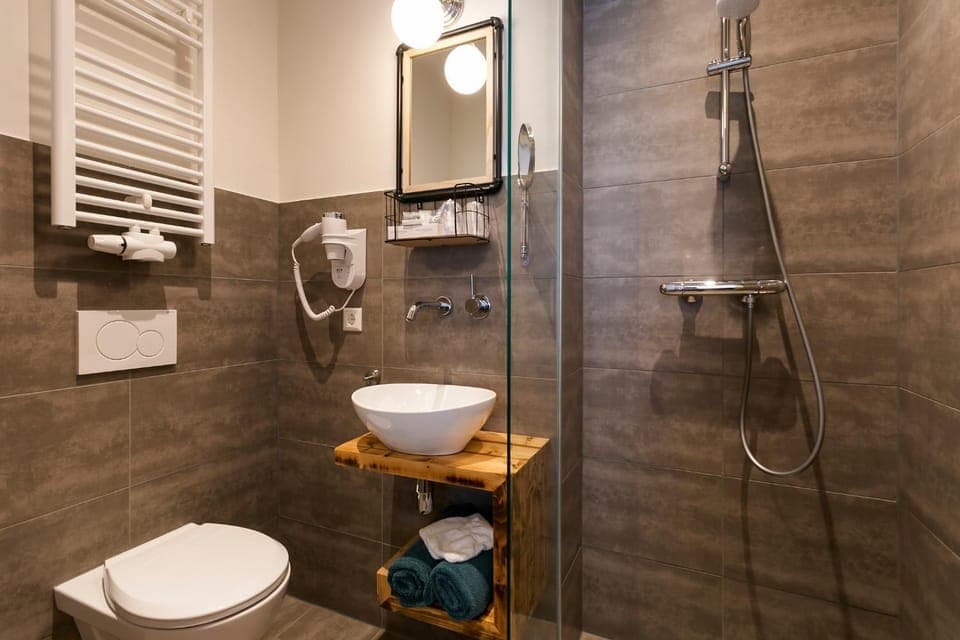 Shower, Toilet, Bathroom