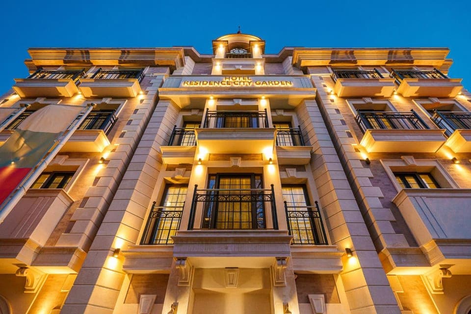 Property building, Facade/entrance