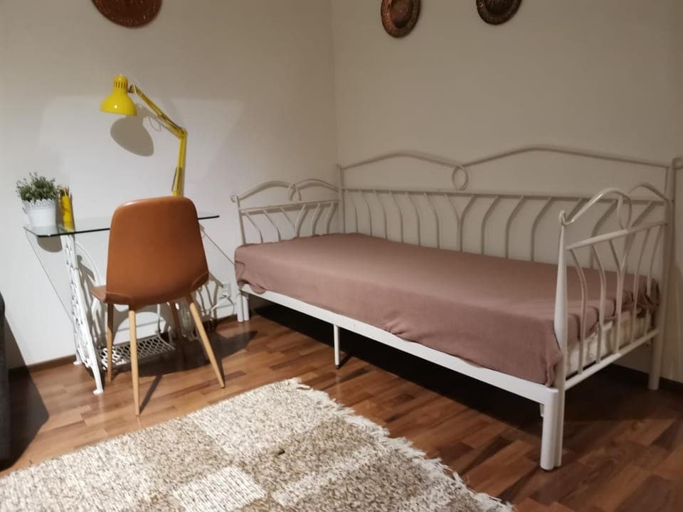 Bed, Living room, Seating area