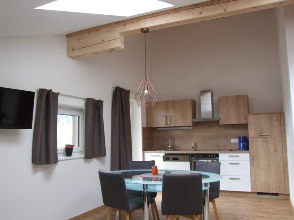 Kitchen or kitchenette, Dining area, stove