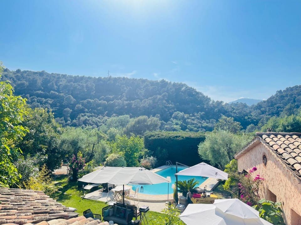 Mountain view, Pool view