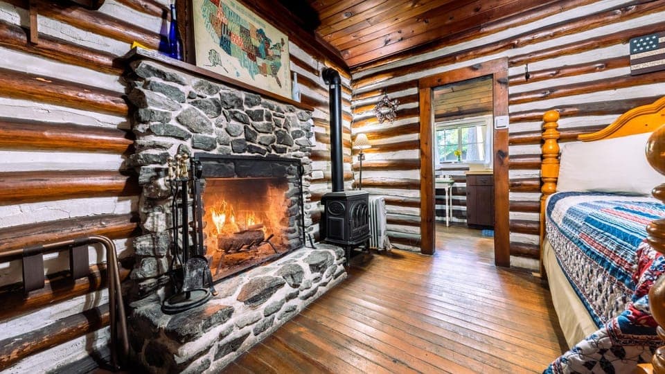 Living room, Photo of the whole room, Seating area, fireplace