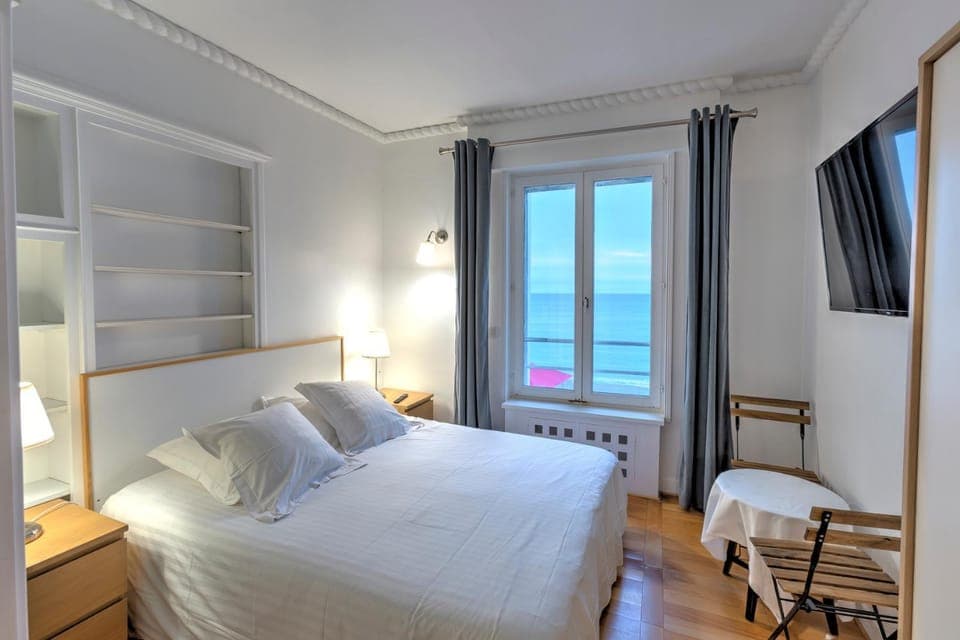 Bedroom, Sea view
