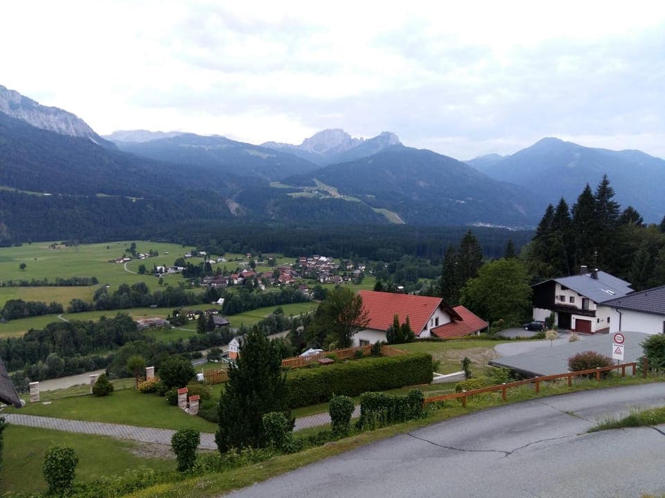 Property building, Nearby landmark, Neighbourhood, Natural landscape, View (from property/room), Landmark view, Mountain view, Street view
