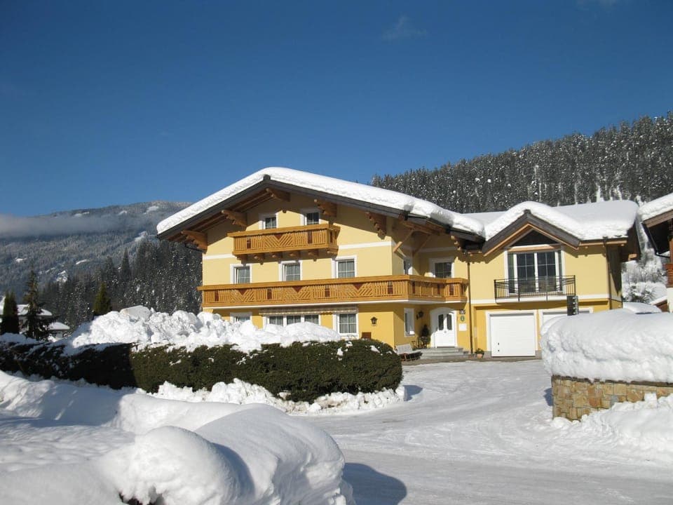 Facade/entrance, Winter