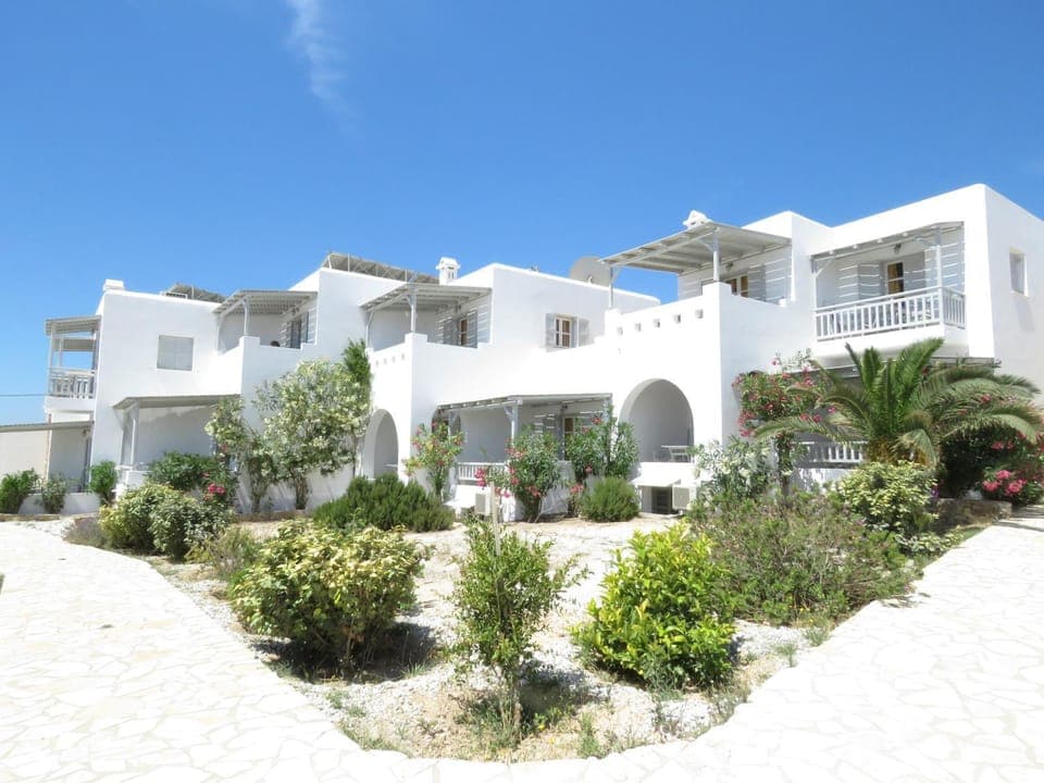 Property building, Garden, Garden view, Sea view