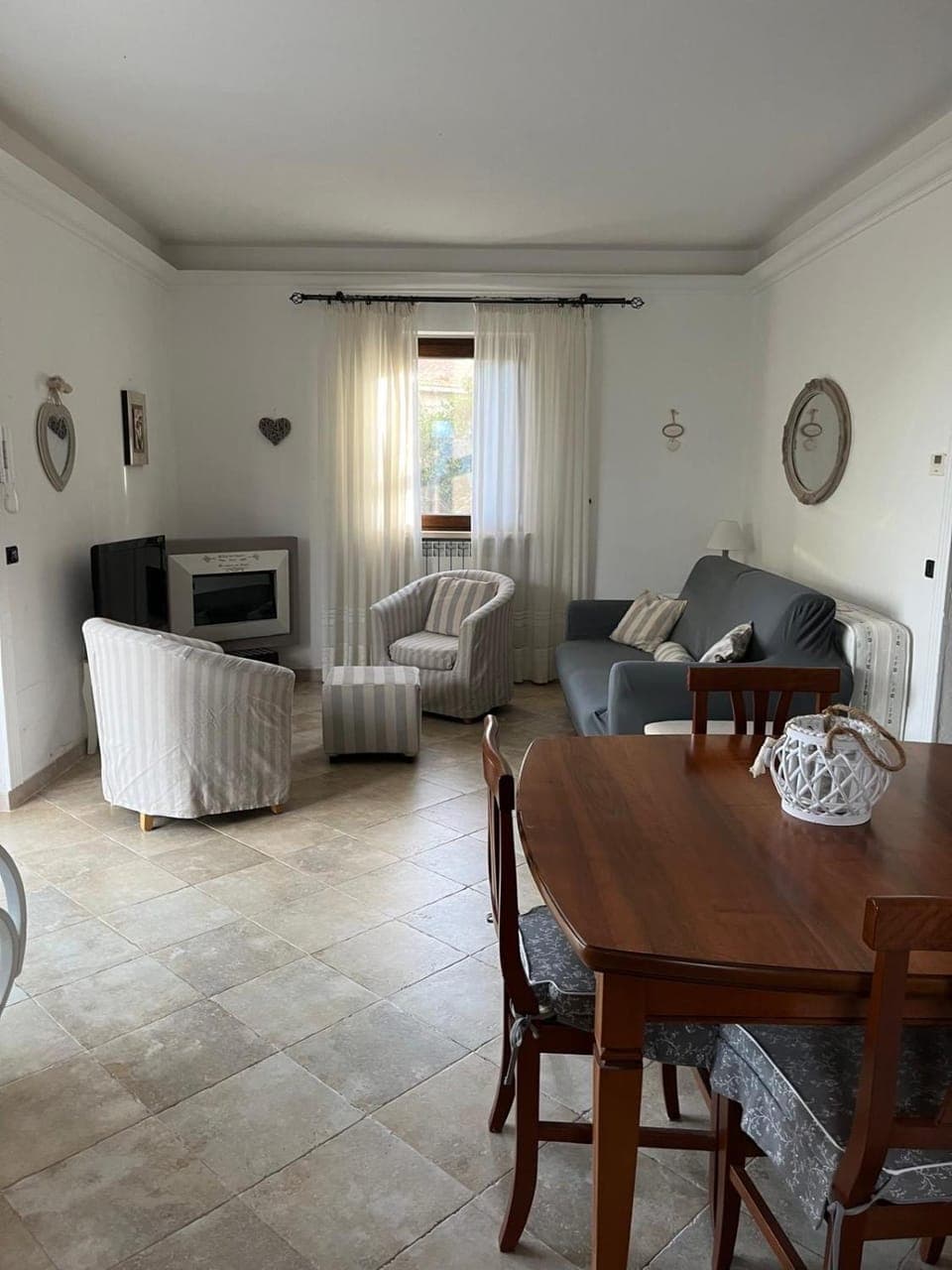 Living room, Dining area