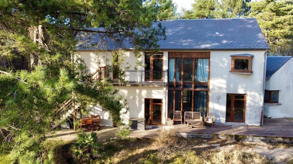 Property building, Patio, Patio, Facade/entrance, Bird's eye view, Garden, Garden, View (from property/room), View (from property/room), Balcony/Terrace, Balcony/Terrace, Garden view, Garden view, sunbed