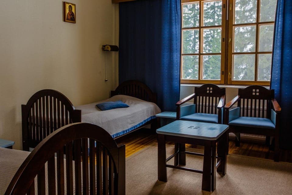 Day, Photo of the whole room