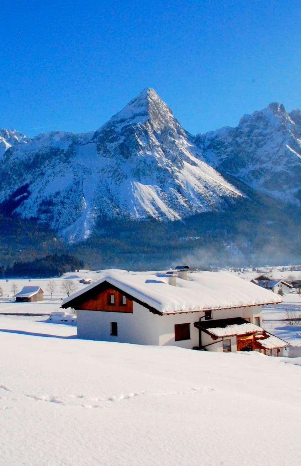 Property building, Day, Natural landscape, Winter, On site