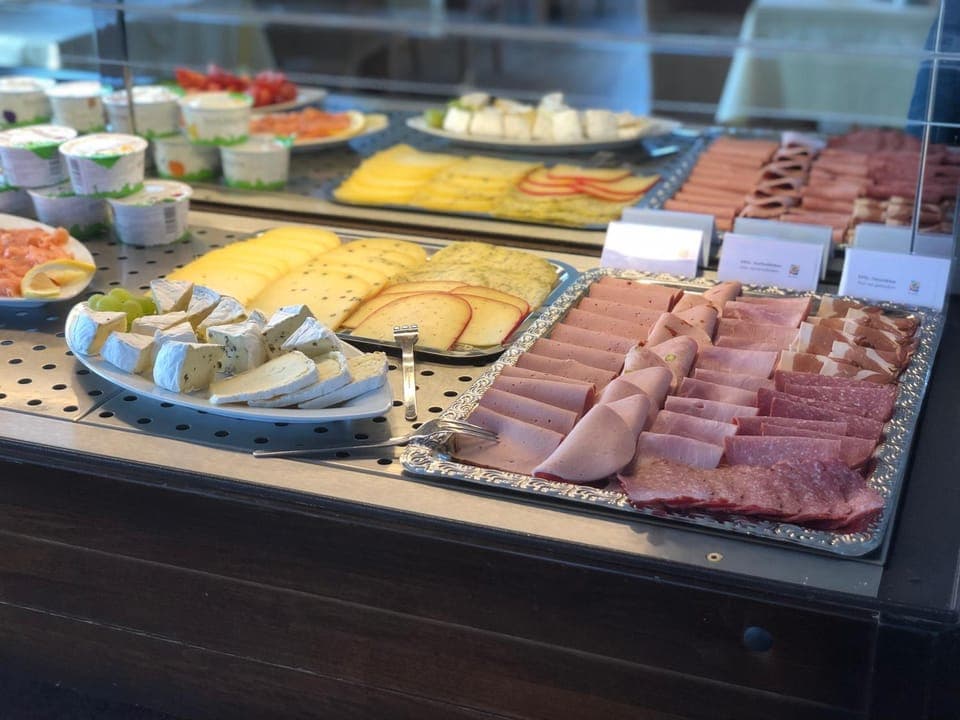 Breakfast, Buffet breakfast