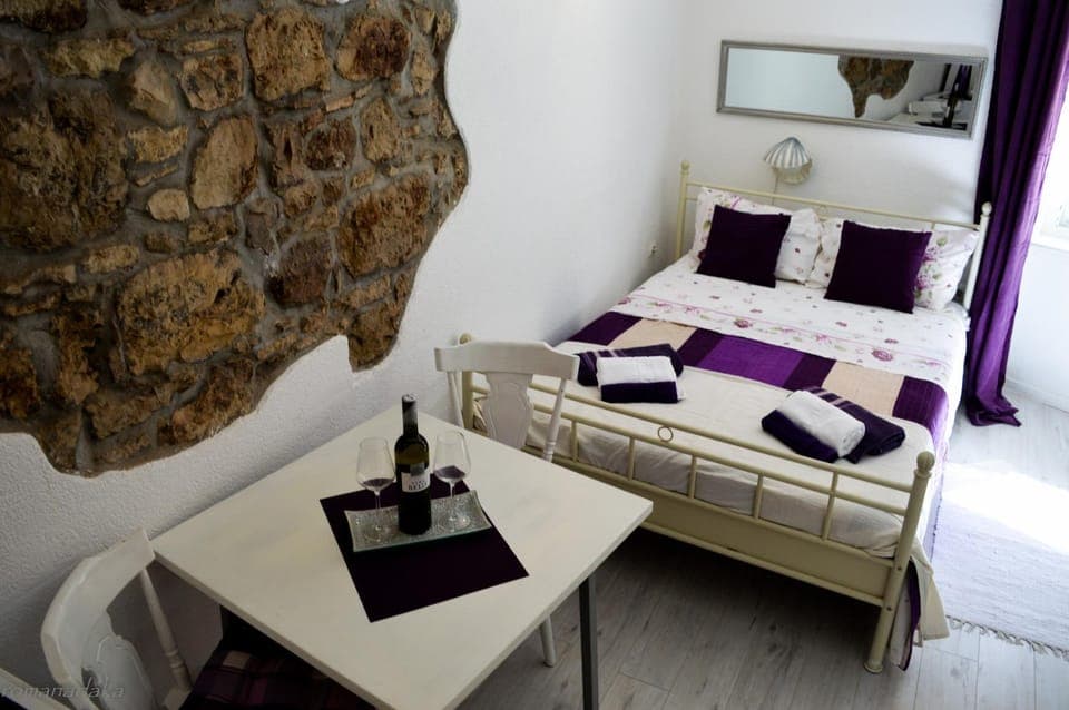 Coffee/tea facilities, Kitchen or kitchenette, Dining area, Bedroom